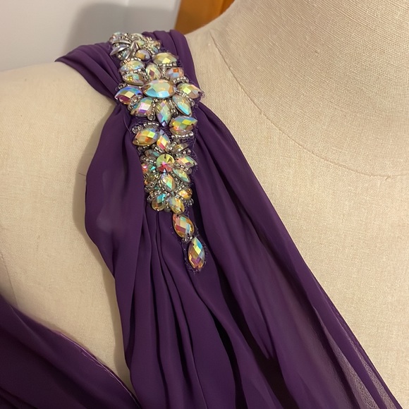 Purple one shoulder gown - Picture 2 of 7